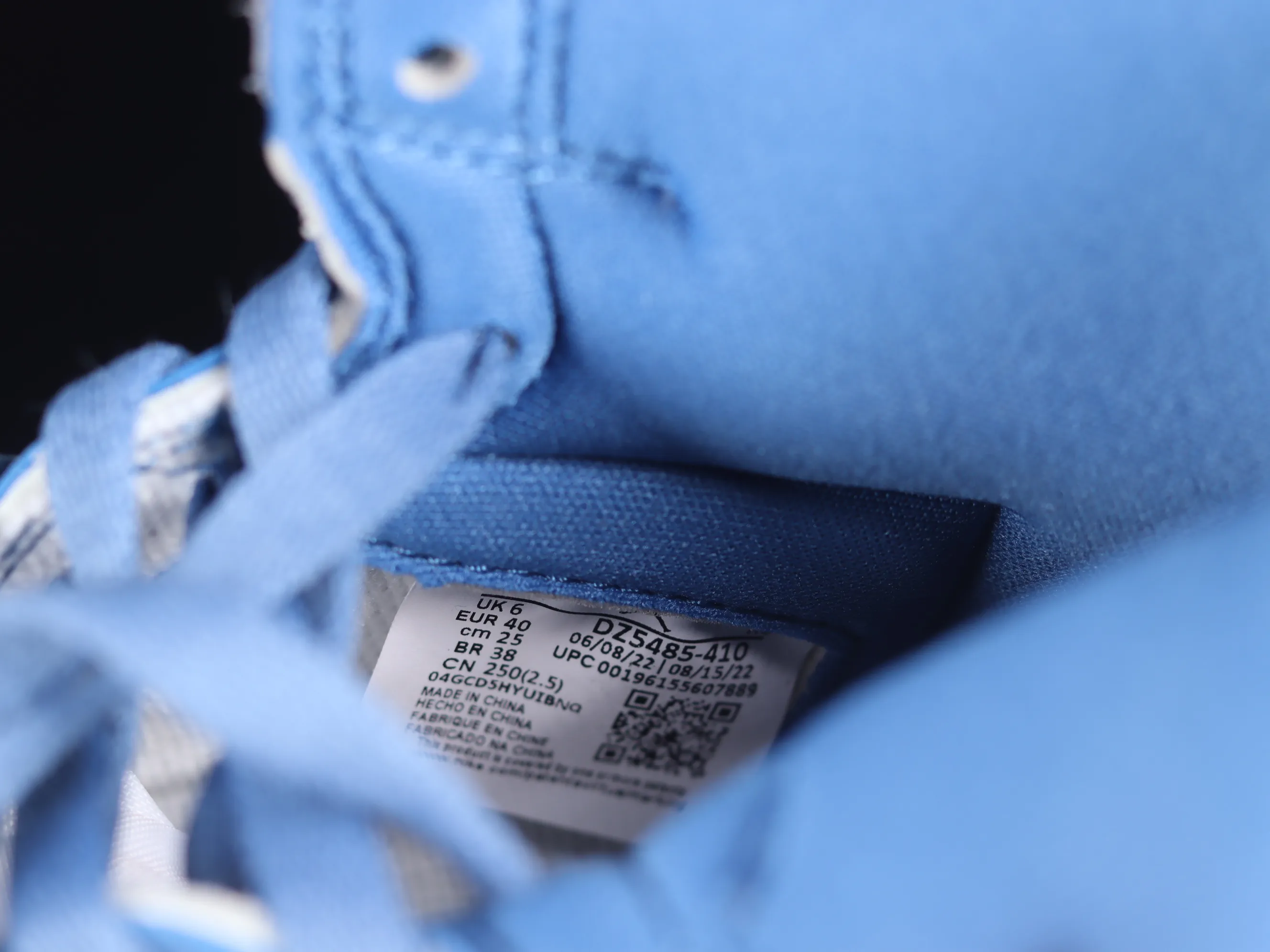 All categories Air Jordan Jordan series basketball shoes Air Jordan 1 High Pure original Air Jordan 1 High OG "True Blue" AJ1 Joe 1 white and blue color high-top basketball shoes DZ5485-410